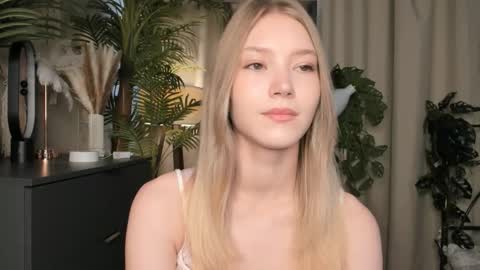 Natalie online show from 09.27.25