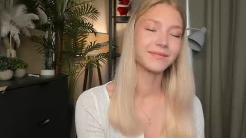 Snapshot of eternity_cuite chatting on 07.10.26 Natalie online show from 07.10.26