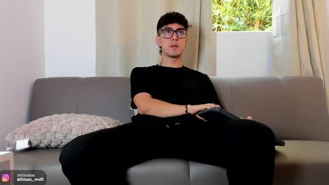 etham_wolf1 online show from 04.24.26