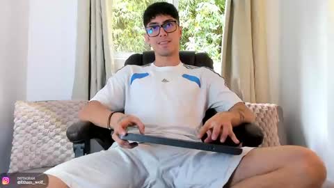 Snapshot of etham_wolf1 chatting on 05.19.26 etham_wolf1 online show from 05.19.26