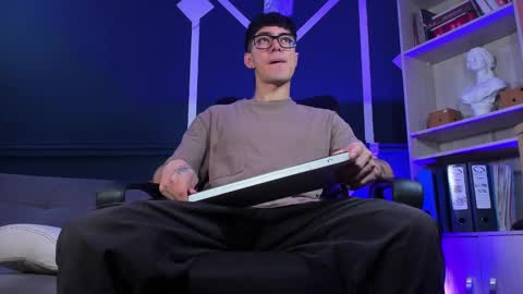 Etham online show from 09.10.25