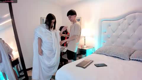 Snapshot of ethan_and_ava chatting on 01.29.25 ethan and ava online show from 01.29.25