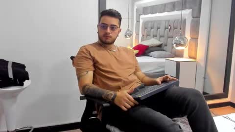 ethan_greys online show from 11.22.25