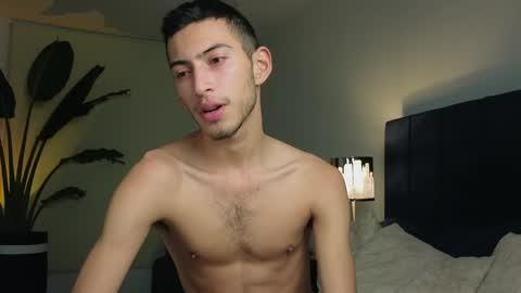 Snapshot of ethan_skiny_ chatting on 12.22.24 Joan online show from 12.22.24