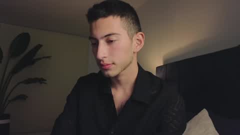 Snapshot of ethan_skiny_ chatting on 01.22.25 Joan online show from 01.22.25