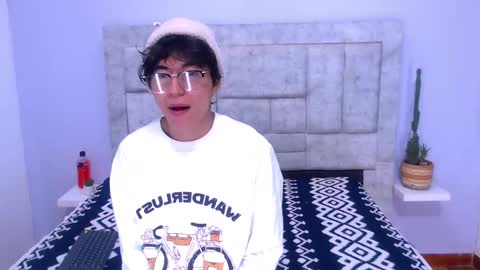 Ethan Villa online show from 02.04.25