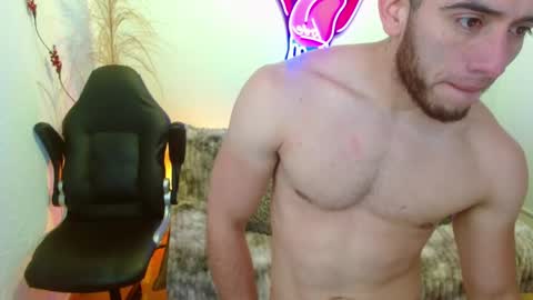 Snapshot of ethanblaze_ chatting on 11.12.25 ethanblaze_ online show from 11.12.25