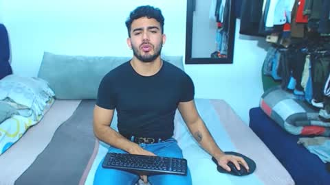 Snapshot of ethanhairy chatting on 01.24.25 Ethan online show from 01.24.25