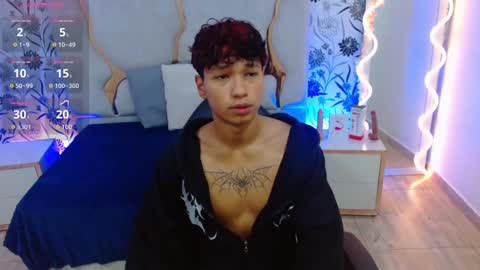 Snapshot of ette_tay chatting on 10.06.25 ette online show from 10.06.25