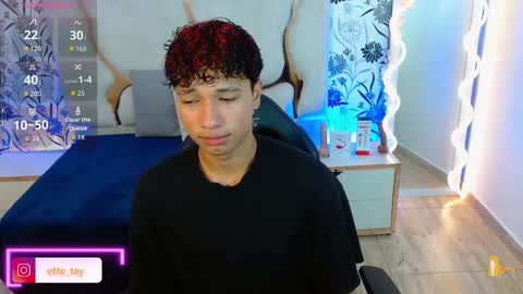 Snapshot of ette_tay chatting on 10.07.25 ette online show from 10.07.25