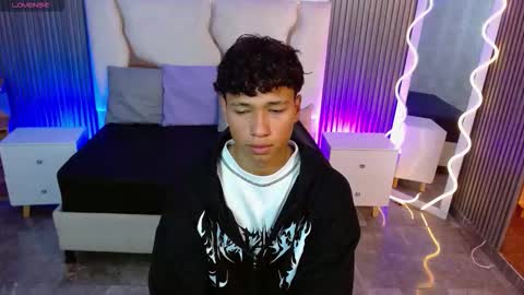 Snapshot of ette_tay chatting on 10.22.25 ette online show from 10.22.25