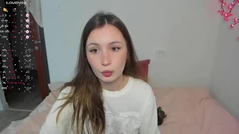 Veronica Tiia Lilith left to right online show from 04.10.26