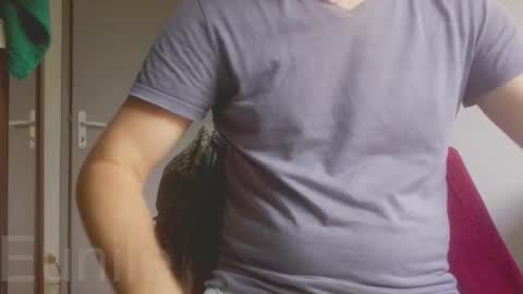 Snapshot of eunile chatting on 10.24.25 eunile online show from 10.24.25