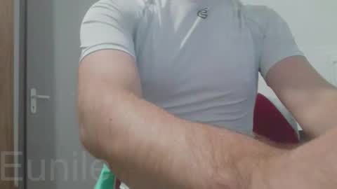 Snapshot of eunile chatting on 11.17.25 eunile online show from 11.17.25