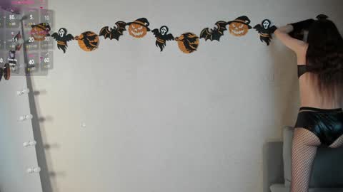 Snapshot of euphoria_life chatting on 10.05.25 Molly online show from 10.05.25