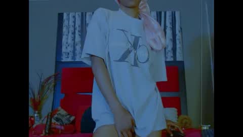 eva4him831 online show from 10.16.25