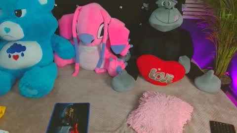 Snapshot of eva_06 chatting on 11.15.25 eva_06 online show from 11.15.25