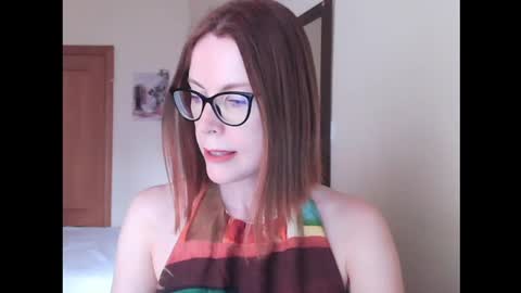 Snapshot of eva_cutesmile chatting on 06.25.26 Eva online show from 06.25.26