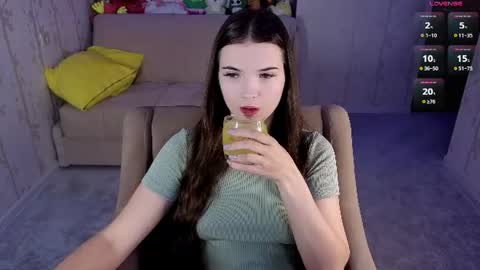 Snapshot of eva_davie chatting on 06.28.26 Eva online show from 06.28.26
