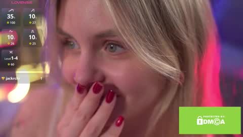 Snapshot of eva_eva00 chatting on 11.28.25 Evienne online show from 11.28.25