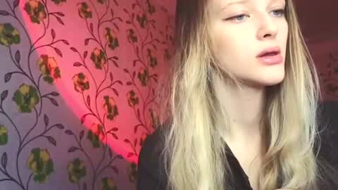 Snapshot of eva_eyre chatting on 06.13.26 Evvie online show from 06.13.26