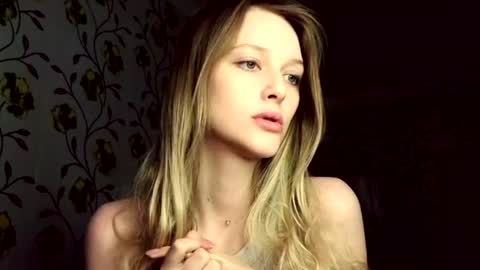 Snapshot of eva_eyre chatting on 06.27.26 Evvie online show from 06.27.26