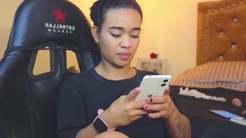 Snapshot of eva_foxs chatting on 11.22.25 Eva Foxs online show from 11.22.25