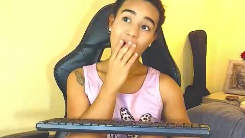 Snapshot of eva_foxs chatting on 12.01.25 Eva Foxs online show from 12.01.25