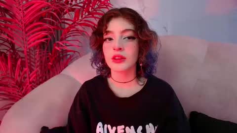 E V A online show from 12.03.25