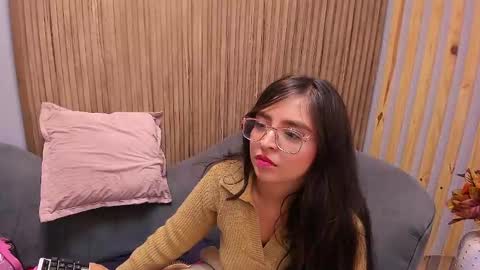 Angelinne online show from 02.13.25