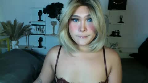 Queen Eva Mazikeen online show from 04.14.26