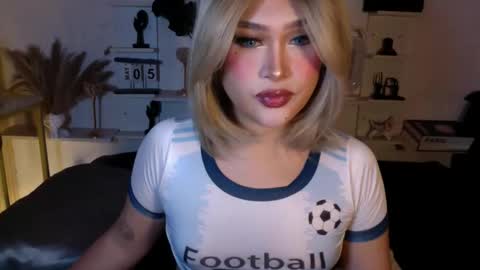 Queen Eva Mazikeen online show from 05.05.26