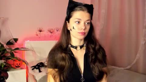 Snapshot of eva_mccoy chatting on 10.30.25 Eva online show from 10.30.25