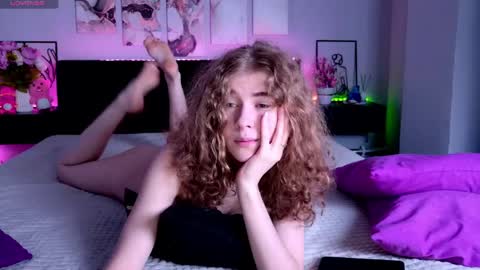 Eva meaw online show from 04.29.26