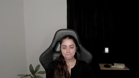 eva_monn online show from 01.12.25