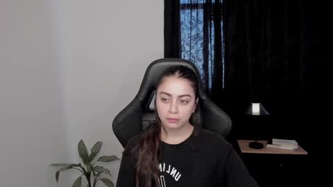 eva_monn online show from 01.12.25