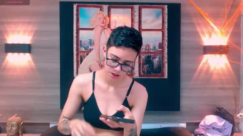 Snapshot of eva_monwalker chatting on 10.18.25 Eva cute online show from 10.18.25