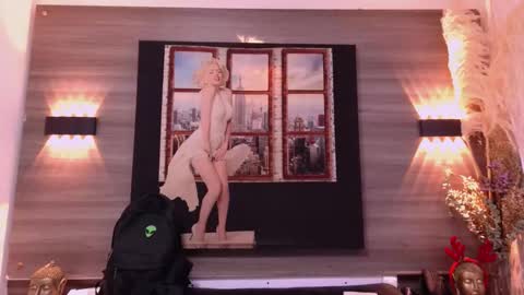 Snapshot of eva_monwalker chatting on 11.15.25 Eva cute online show from 11.15.25