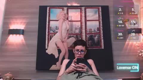 Snapshot of eva_monwalker chatting on 11.18.25 Eva cute online show from 11.18.25