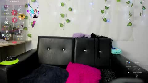 Snapshot of eva_moon5 chatting on 11.26.25 Eva online show from 11.26.25