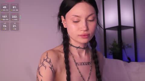 Snapshot of eva_pixie chatting on 10.07.25 Eva online show from 10.07.25