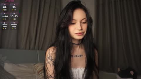 Snapshot of eva_pixie chatting on 11.01.25 Eva online show from 11.01.25