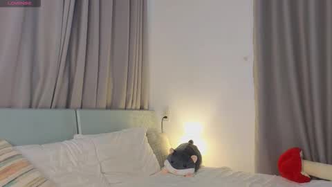 Snapshot of eva_pixie chatting on 11.23.25 Eva online show from 11.23.25