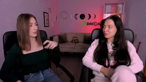 Snapshot of eva_smiith_ chatting on 12.18.25 Eva online show from 12.18.25