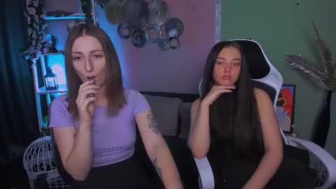 Snapshot of eva_smiith_ chatting on 12.19.25 Eva online show from 12.19.25