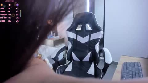 Snapshot of eva_swan_ chatting on 02.24.26 E V A online show from 02.24.26