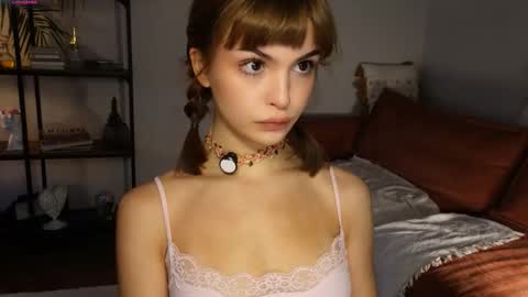 Snapshot of eva_zill_blossom chatting on 10.20.25 Hello my name is Eva its my first day here online show from 10.20.25