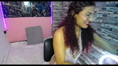 Snapshot of evaa_mist chatting on 10.27.25 evaa_mist online show from 10.27.25