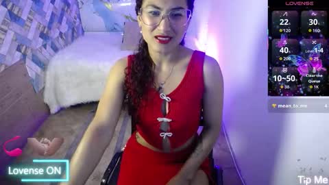 Snapshot of evaa_mist chatting on 10.28.25 evaa_mist online show from 10.28.25