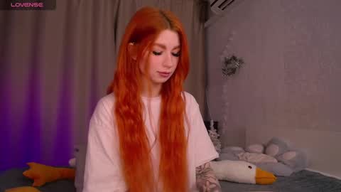 Snapshot of evaa_moonn_ chatting on 12.25.24 Eva online show from 12.25.24